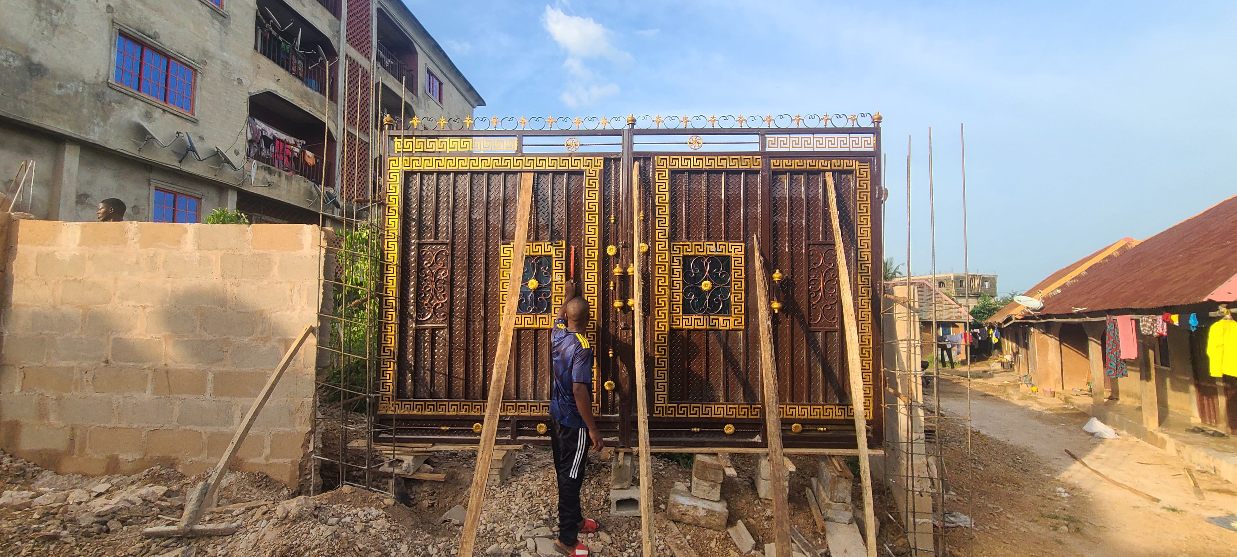 Decorative gate installation
